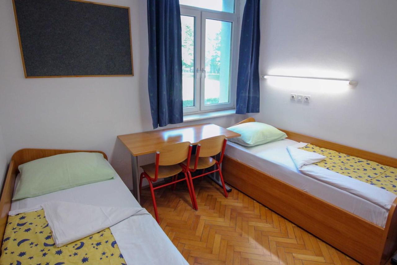 Dijaski Dom Bezigrad Ljubljana Hostel Buitenkant foto